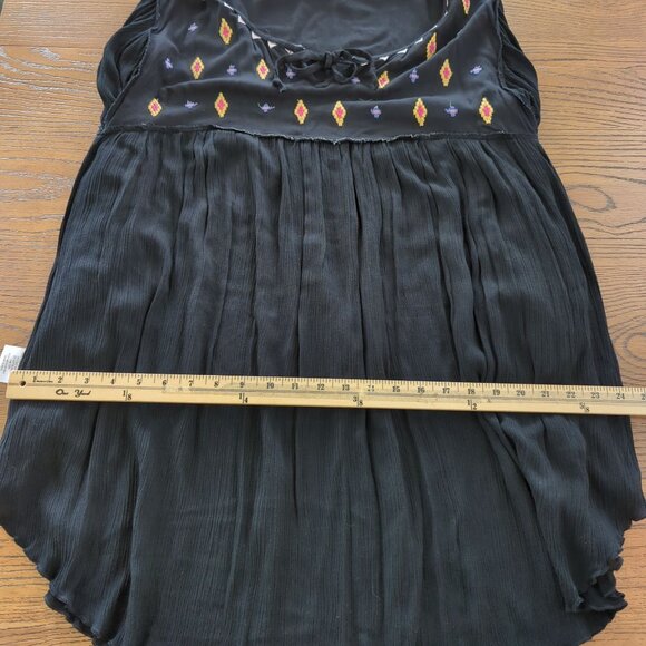 Gypsy‎ Rose Black Embroidered Poncho Top With Tie Neck Flowing Sleeves Boho sz M - Picture 10 of 11